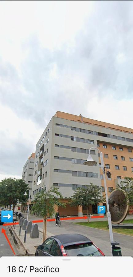 On The Beach! Frente Al Paseo Maritimo, Parking Y Piscina マラガ エクステリア 写真